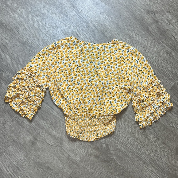 Revolve Faithful The Brand Gisela Yellow‎ Floral Ruffle Sleeve Top - Picture 3 of 7